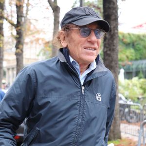 Mais il y a une autre partie de la France qu'il aime beaucoup, c'est le Loir-et-Cher. Le chanteur réside du côté de Ouchamps, où résident moins de 1000 habitants. 

Alain Souchon - Arrivées des people pour l'enregistrement de l'émission "Vivement dimanche" à Paris le 21 octobre 2019.
AGENCE / BESTIMAGE