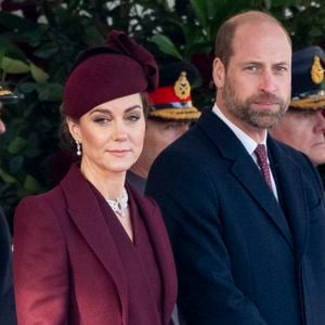 Kate Middleton essaie de ne pas trop se fatiguer et faire du mieux qu'elle peut pour honorer ses engagements publics. 

Le prince William, prince de Galles, et Catherine (Kate) Middleton, princesse de Galles lors de la cérémonie de bienvenue pour la visite d'État de l'émir du Qatar Tamim ben Hamad Al-Thani à Londres, Royaume Uni, le 3 décembre 2024. © GoffPhotos/Bestimage