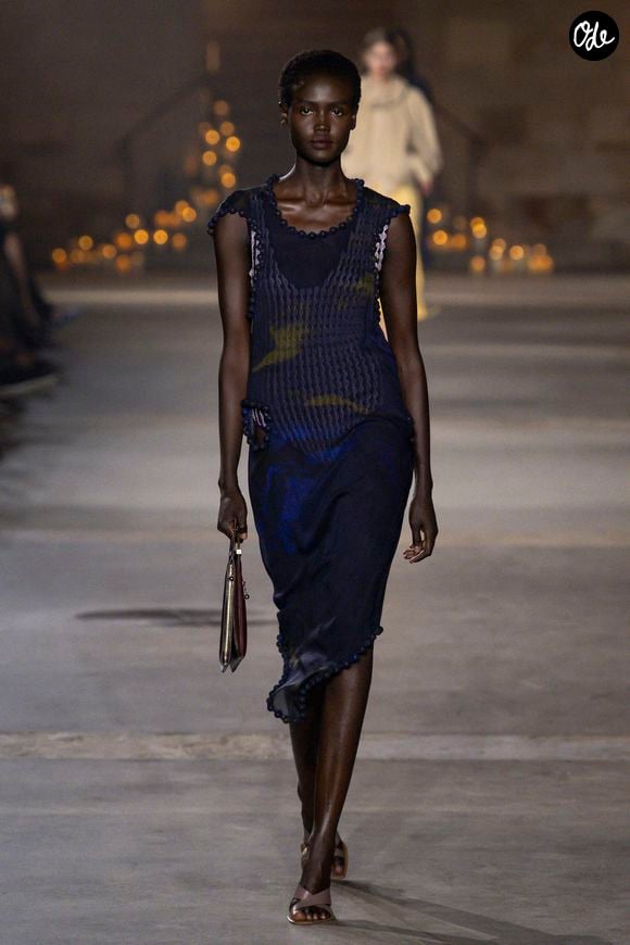 Défilé Victoria Beckham Collection Femme Prêt-à-Porter Printemps/Eté 2027 lors de la Fashion Week de Paris, le 2 octobre 2026. © Bestimage