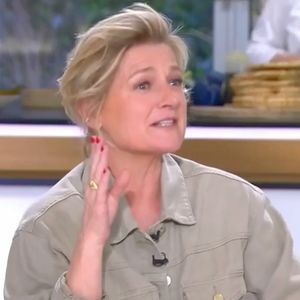 Anne-Elisabeth Lemoine sur le plateau de "C à vous" ce mardi 22 avril 2025. (Capture d'écran).