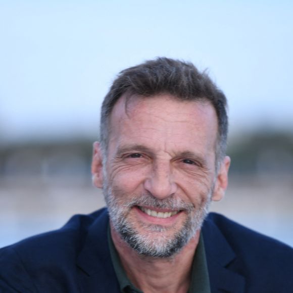 Exclusif - Close-up avec Mathieu Kassovitz sur la plage lors du 78ème Festival International du Film de Cannes, le 21 mai 2025.
© Rachid Bellak/Bestimage