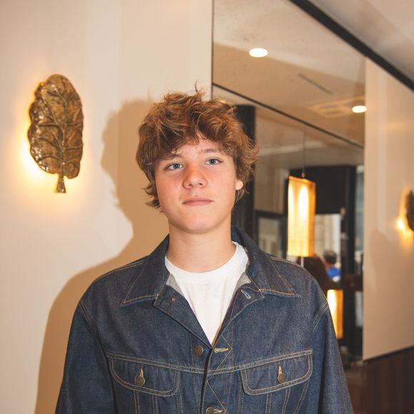 Ce dernier va fêter ses 18 ans cette année,

Roman (fils de Marc Lavoine et Sarah Poniatowski) - Cocktail pour le lancement de la collaboration entre Stone Paris (Marie Poniatowski) et Thea Jewelry (Émilie Duchêne) à Paris le 24 mai 2023.
© Sam Delpech / Bestimage