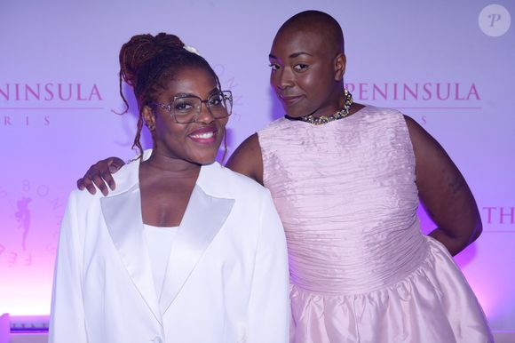 Claudia Tagbo et Camille Aumont Carnel - Soirée de gala du 10ème anniversaire de l’association "Les Bonnes Fées" à l’Hôtel The Peninsula Paris le 8 octobre 2025. The Peninsula Paris renouvelle son soutien dans la campagne Octobre Rose au côté de l’artiste G.Sardin. © Rachid Bellak/Bestimage