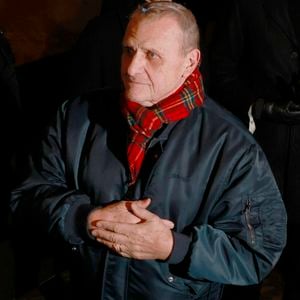 Jean-Charles de Castelbajac raconte que ce bijou a été transmis dans sa famille, passant notamment par sa grand-mère. 

Jean-Charles de Castelbajac - Les célébrités au défilé Jacquemus "Collection Homme Prêt-à-Porter Automne/Hiver 2026-2027" lors de la Fashion Week de Paris, le 25 janvier 2026

© Christophe Aubert / Bestimage