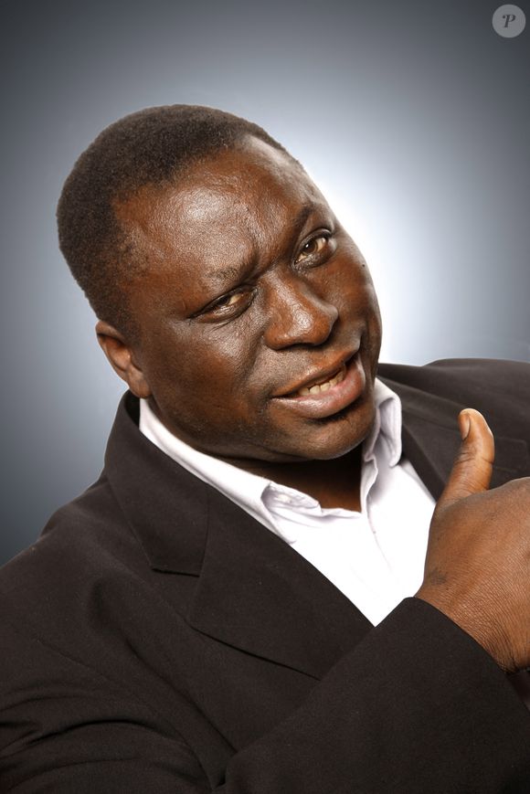 EXCLUSIF - Mouss Diouf pose pour notre photographe à Paris, France, en avril 2008. Photo par VIM/ABACAPRESS.COM