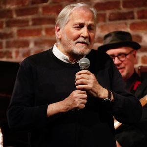 Exclusif - Jean-Jacques Debout - Dernier tour de chant de Jean-Jacques Debout au club "Le Bal Blomet " à Paris le 22 mars 2025. Jean-Jacques Debout, qui nous a écrit de si belles chansons, interpète un mélange de ses anciens succès de et de nouvelles compostions "Au Revoir Mais Pas Adieu", dont une consacrée au Bal Blomet. © Christophe Clovis/Bestimage