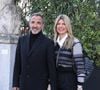 Pour Nikos Aliagas, leur rencontre ne ressemblait à aucune autre. "Nous nous sommes trouvés sans nous chercher, comme deux moitiés faites l'une pour l'autre", racontait-il au magazine.

Nikos Aliagas avec sa compagne Tina Grigoriou au défilé Elie Saab "Collection Prêt-à-Porter Automne/Hiver 2025-2026" lors de la Fashion Week de Paris (PFW), le 7 mars 2025. © Denis Guignebourg / Bestimage