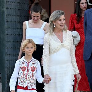 Les deux garçons sont très présents pour les engagements royaux. 

Charlotte Casiraghi, Stefano Ercole Carlo Casiraghi et la princesse Caroline de Hanovre - Célébration des 20 ans de règne du prince souverain Albert II de Monaco sur la place du Palais à Monaco, le 19 juillet 2025. © Bruno Bebert/Bestimage