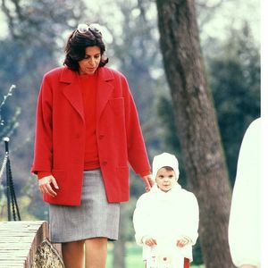 Archives rétro – Christina Onassis et sa fille Athina à Paris, au ski (plan serré). Aslan / Bestimage.