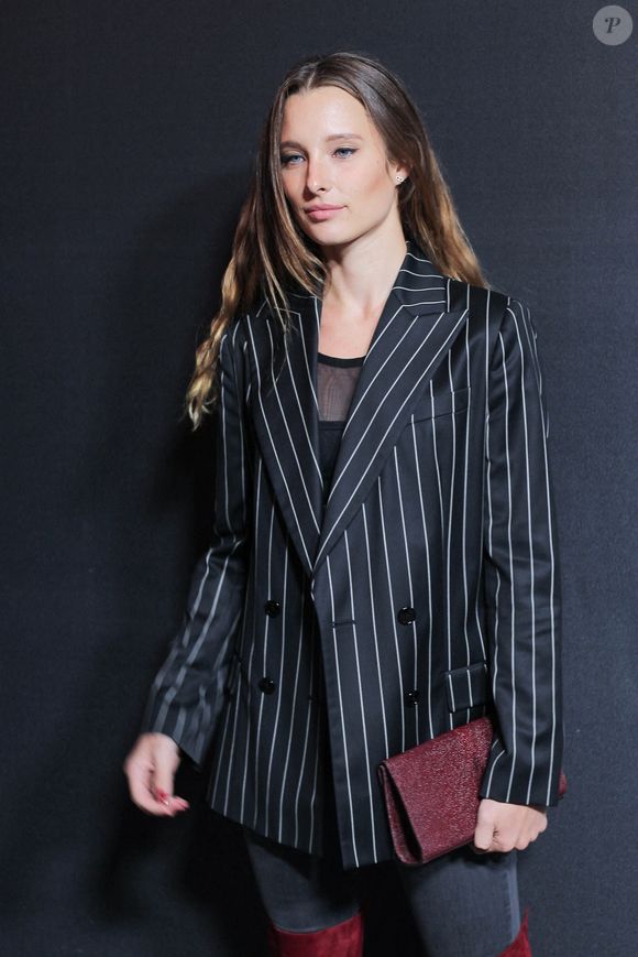 Ilona Smet assiste au défilé Etam Womenswear printemps-été 2022 lors de la Fashion Week de Paris le 04 octobre 2021 à Paris, France. Photo by Nasser Berzane/ABACAPRESS.COM