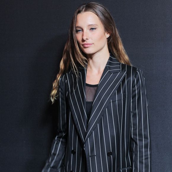 Ilona Smet assiste au défilé Etam Womenswear printemps-été 2022 lors de la Fashion Week de Paris le 04 octobre 2021 à Paris, France. Photo by Nasser Berzane/ABACAPRESS.COM