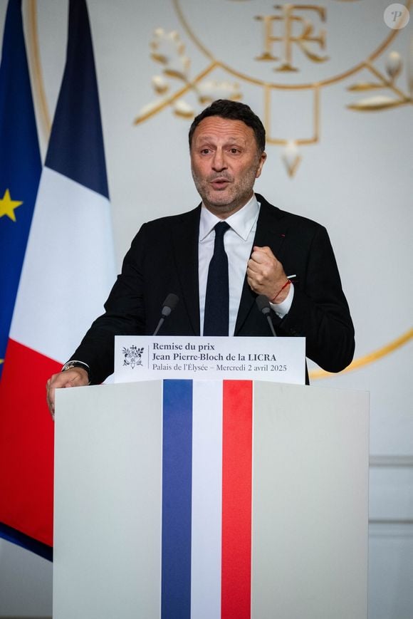 L'animateur Arthur (Jacques Essebag) lauréat  du prix Jean Pierre-Bloch de  la LICRA, à l Elysée, le 2 avril 2025.  © Eric Tschaen / pool / Bestimage