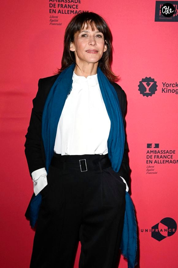 Sophie Marceau au photocall du film "Tout s'est bien passé" lors de la 21ème édition de la semaine du cinéma français à Berlin le 25 novembre 2021.
© Future-Image via ZUMA Press / Bestimage
# November 25, 2021, Berlin, Berlin, Deutschland: Sophie Marceau bei der Premiere des Kinofilms 'Alles ist gut gegangen / Tout s'est bien passÃ©' im Rahmen der 21. FranzÃ¶sischen Filmwoche im Cinema Paris. Berlin, 25.11.2021 | 00549616