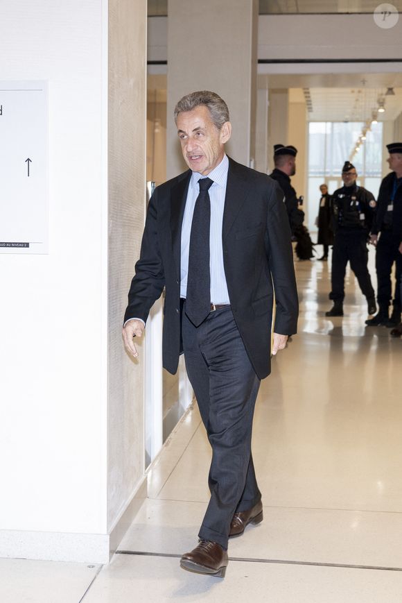 L'ancien président français Nicolas Sarkozy (qui vient de fêter ses 70 ans hier le 28 janvier) - N.Sarkozy et 11 autres prévenus arrivent au tribunal de Paris pour leur procès pour des accusations de financement illégal de la campagne présidentielle victorieuse de 2007 par le dictateur M.Kadhafi, le 29 janvier 2025. © Pierre Perusseau/Bestimage
