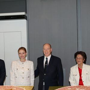 Georges Marsan, maire de Monaco, et sa femme Marie-Antoinette Marsan, le prince Albert II de Monaco et la princesse Charlène de Monaco, Michelle Brigolle, présidente du groupe d'amitié des aînés monégasques célèbrent le 75ème anniversaire de l'Amicale des Aines Monégasques à l'hôtel Méridien de Monte-Carlo à Monaco, le 5 décembre 2025.

J.C. Vinaj / Pool Restreint Monaco / Bestimage