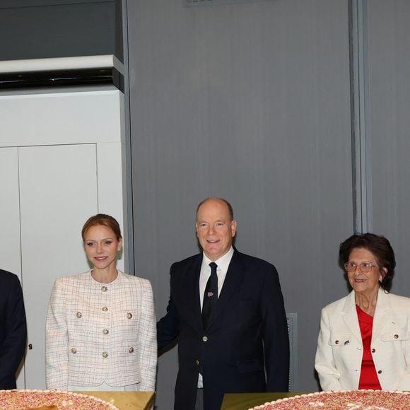 Georges Marsan, maire de Monaco, et sa femme Marie-Antoinette Marsan, le prince Albert II de Monaco et la princesse Charlène de Monaco, Michelle Brigolle, présidente du groupe d'amitié des aînés monégasques célèbrent le 75ème anniversaire de l'Amicale des Aines Monégasques à l'hôtel Méridien de Monte-Carlo à Monaco, le 5 décembre 2025.

J.C. Vinaj / Pool Restreint Monaco / Bestimage