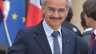 Le George V : le palace parisien du prince saoudien Al-Walid ben Talal, qu’il conserve à tout prix