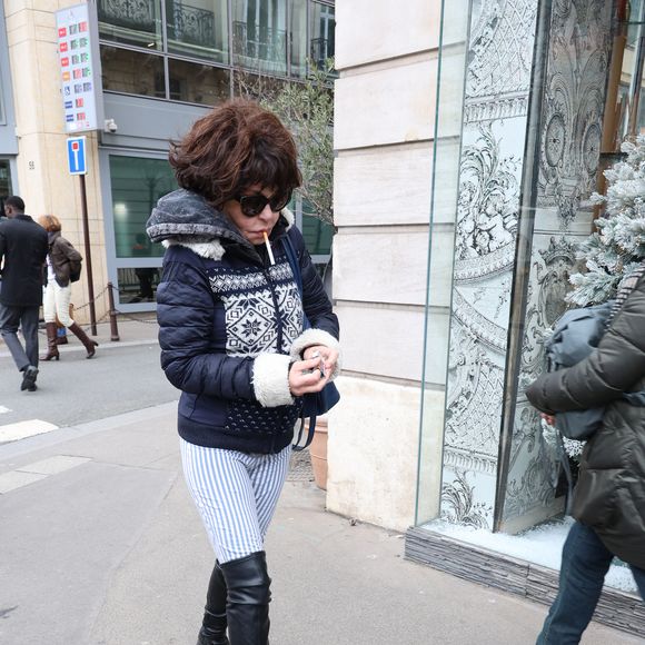 Exclusif - Isabelle Mergault à la sortie des studios RTL à Neuilly-sur-Seine, France, le 30 janvier 2024.