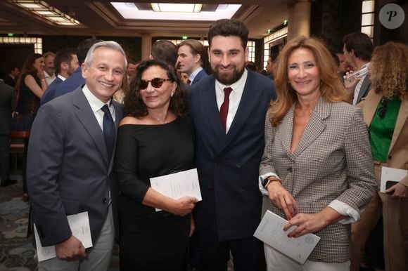 Exclusif - Lionel Stan, Esther Hanouna, Elliott Gabison, Yaël Gabison au déjeuner du Chinese Business Club, avec C.Hanouna comme invité d’honneur, à Paris, France, le 19 juin 2025. © Jack Tribeca/Bestimage