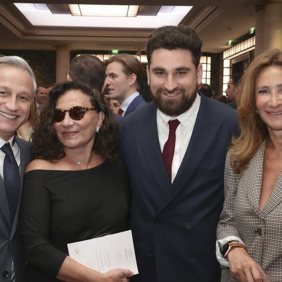 Exclusif - Lionel Stan, Esther Hanouna, Elliott Gabison, Yaël Gabison au déjeuner du Chinese Business Club, avec C.Hanouna comme invité d’honneur, à Paris, France, le 19 juin 2025. © Jack Tribeca/Bestimage