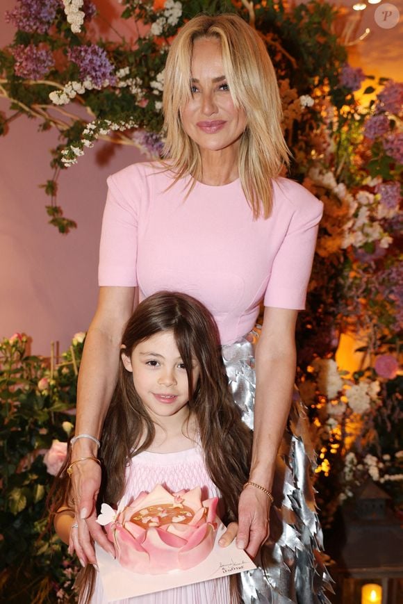 Adriana Karembeu et sa fille Nina assistent au Lenotre Cocktail By Adriana Karembeu qui se tient au Pré Catelan à Paris le 29 avril 2025 à Paris, France.  Photo par Jérôme Domine/ABACAPRESS.COM.