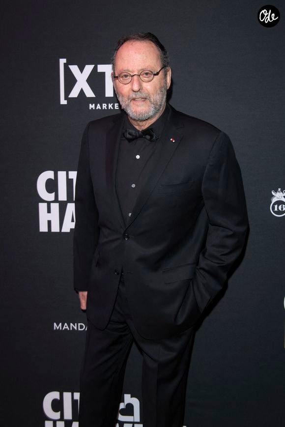 Toujours amoureux deux décennies plus tard, Jean Reno confiait avoir trouvé auprès de Zofia la femme avec qui il parvient "enfin à un échange total".

Jean Reno lors du gala 2025 de City Harvest, organisé au Cipriani 42nd Street à New York, le 22 avril 2025. © Zuma Press / Bestimage