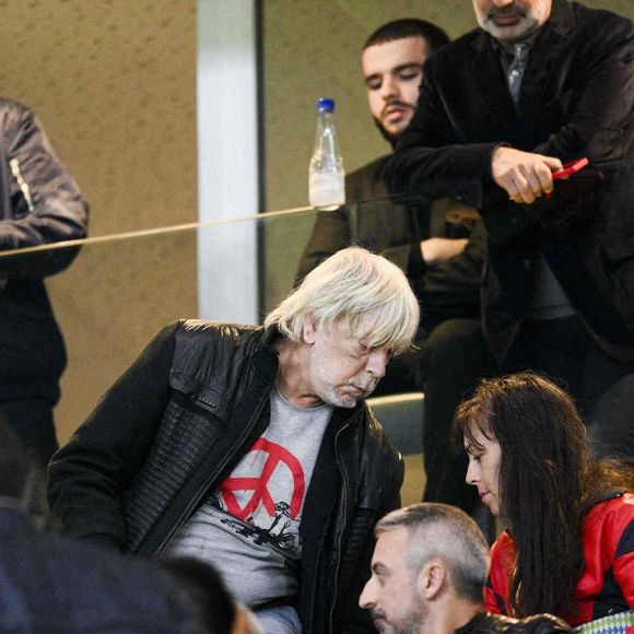 Renaud et Cerise (qui est d'origine Nantaise) assistent au match de football de Ligue Europa entre le FC Nantes contre Qarabag FK  (2-1) à Nantes le 27 octobre 2022.
©Panoramic / Bestimage