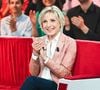 À l'approche de son soixante-dix-huitième anniversaire, la présentatrice météo de TF1 affiche une silhouette impeccable, garantie sans aucune chirurgie esthétique.

Exclusif - Evelyne Dheliat - Enregistrement de l'émission "Vivement dimanche" au studio Gabriel, présentée par M.Drucker.
© Guillaume Gaffiot / Bestimage