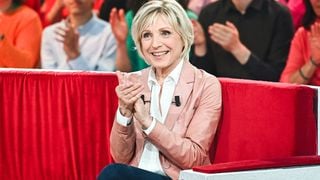Evelyne Dhéliat, bientôt 78 ans : "Je marche beaucoup et je ne prends jamais l'ascenseur"