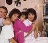 Elle n'a jamais réussi à faire son deuil : le 18 mai 2002, Stéphanie Fugain perd sa fille Laurette, décédée à 22 ans d’une leucémie.
Archives - En France, dans la Vallée de Chevreuse, chez lui à Levy-Saint-Nom, Michel Fugain avec sa femme Stéphanie, et leurs 2 filles, Marie et Laurette. © Bestimage/Michel CROIZARD via Bestimage
