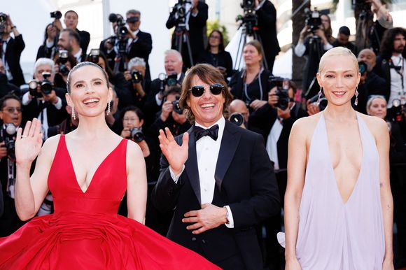 Hayley Atwell, Tom Cruise, Pom Klementieff - Montée des marches du film « Mission Impossible : The Final Reckoning » lors du 78ème Festival International du Film de Cannes, au Palais des Festivals à Cannes. Le 14 mai 2025
© Jacovides-Moreau / Bestimage