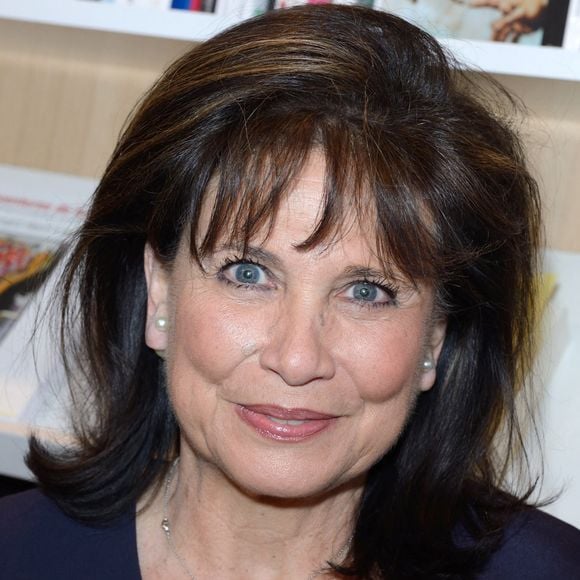 Anne Sinclair en séance de dédicace au 37e Salon du livre à Paris, France, le 25 mars 2017. Photo par Aurore Marechal/ABACAPRESS.COM
