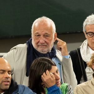 François Berléand dans les tribunes lors des Internationaux de France de Tennis de Roland Garros 2025, à Paris, France, le 27 mai 2025. © Jacovides-Moreau/Bestimage