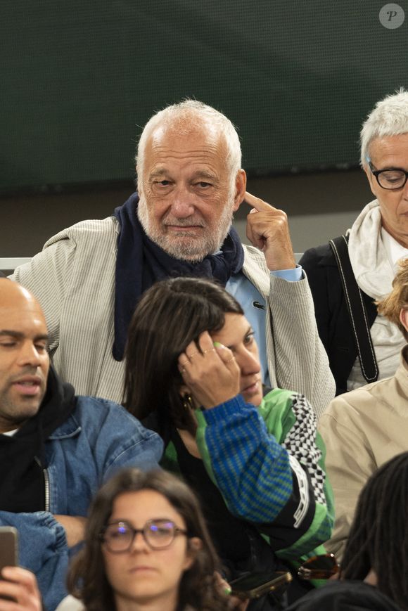 François Berléand dans les tribunes lors des Internationaux de France de Tennis de Roland Garros 2025, à Paris, France, le 27 mai 2025. © Jacovides-Moreau/Bestimage