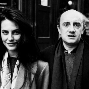 Michel Blanc a vécu une histoire d'amour avec la chanteuse Lio qu'il a rencontrée sur le tournage du film "Chambre à part "en 1989...

Lio et Michel Blanc, capturés à Lyon, France, le 14 novembre 1989. Photo Alamy/Abaca