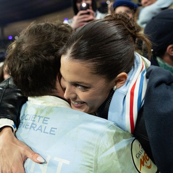 Exclusif - Antoine Dupont, Iris Mittenaere lors du match de rugby du Tournoi des Six Nations France contre Angleterre au Stade de France à Saint-Denis le 14 mars 2026. © AGENCE / BESTIMAGE
