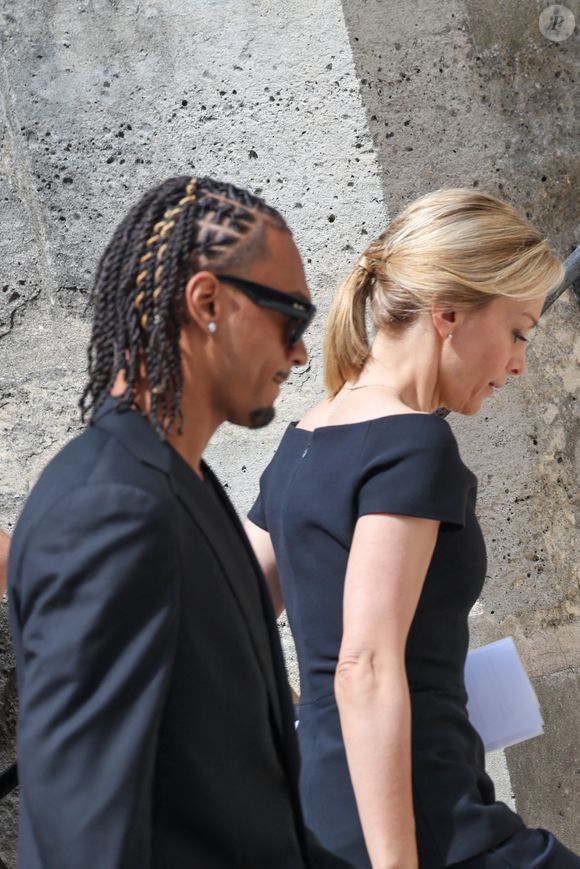 Audrey Crespo-Mara et ses fils Sekou et Lamine - Arrivées aux obsèques de Thierry Ardisson en l’église Saint-Roch de Paris, France, le 17 juillet 2025. © Clovis-Jacovides/Bestimage
