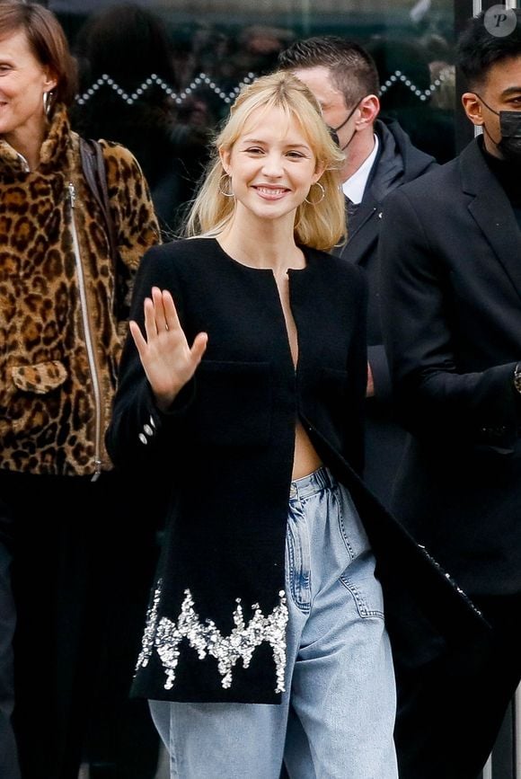 La chanteuse Angèle à la sortie du défilé Chanel Haute-Couture 2022 au Grand Palais Ephémère dans le cadre de la Fashion Week de Paris, France, le 25 janvier 2022.
© Veeren-Clovis/Bestimage