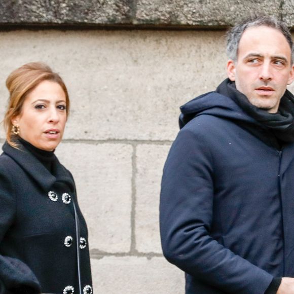 Léa Salamé et son compagnon Raphaël Glucksmann - Obsèques de Sébastien Demorand à la Coupole du crématorium du cimetière du Père-Lachaise à Paris, France