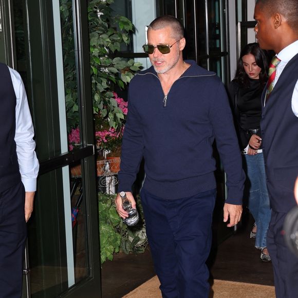 Brad Pitt et Tim Cook font la promotion du nouveau film "F1" lors d'une séance de questions-réponses à l'Apple Store de la 5e Avenue à New York.

Backgrid USA / Bestimage