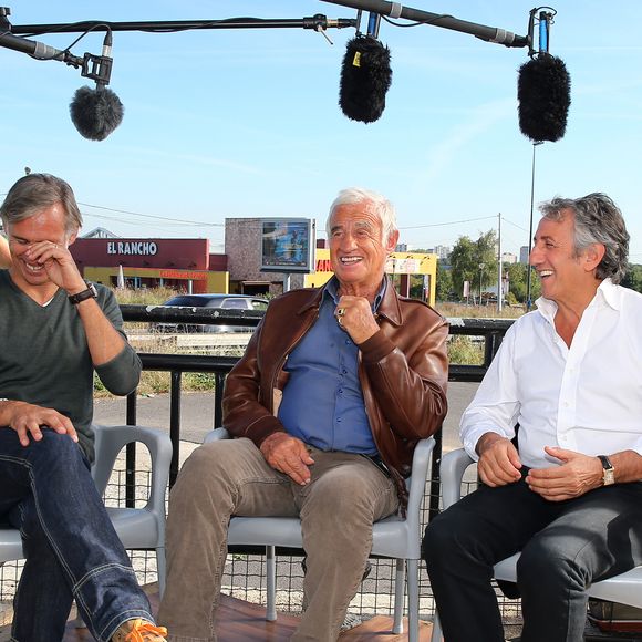 Paul Belmondo, Jean-Paul Belmondo et Richard Anconina sur le tournage du documentaire produit par Cyril Viguier et Paul Belmondo sur son père Jean-Paul.

© Sebastien Valiela / Bestimage