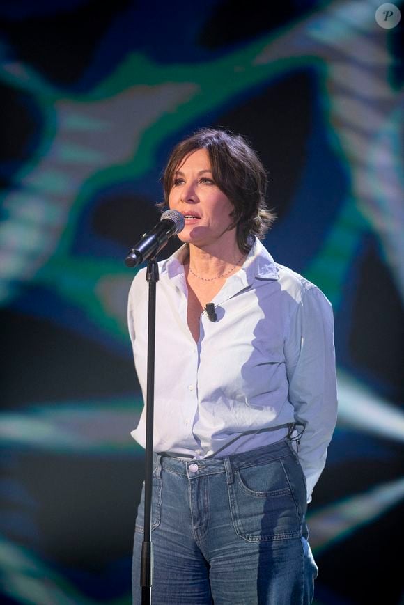 Exclusif - Mathilde Seigner lors de l'enregistrement de l'émission "Famille je vous aime" présentée par Michel Drucker et qui sera diffusée le vendredi 29 mai sur France 3, à Paris, France, le 4 décembre 2025. © Gaffiot-Perusseau/Bestimage