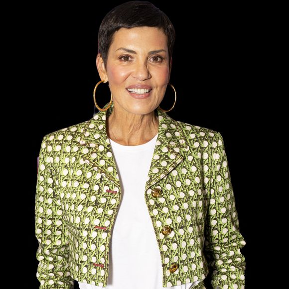 Pour elle, mieux vaut posséder peu de pièces, mais de bonne qualité, plutôt que d’acheter en masse des habits qui ne dureront pas. 

Cristina Cordula lors de la conférence de presse de rentrée des chaînes du groupe RMC-BFM à Paris, le 17 septembre 2025.
© Pierre Perusseau / Bestimage