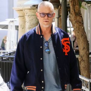 La maladie a profondément transformé leur vie familiale et leur relation.

Eric Dane, le 4 février 2024, dans les rues de Los Angeles. Photo par The ImageDirect / Bestimage