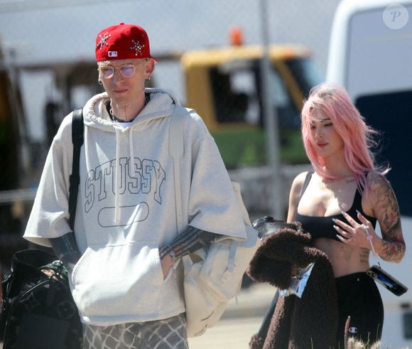 Leur relation, marquée par des séparations et des réconciliations, a pris fin quelques semaines après l’annonce de la grossesse.

Megan Fox et Machine Gun Kelly arrivent au Mexique pour passer quelques jours de repos dans une station balnéaire exclusive, Cabo San Lucas, Mexique.