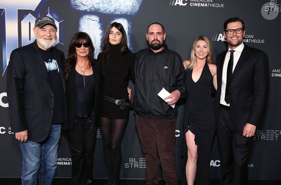 Rob Reiner, Michele Reiner, Romy Reiner, Nick Reiner et leur famille à la première de "Spinal Tap II : The End Continues" de Bleecker Street à Los Angeles à l'Egyptian Theatre à Los Angeles, CA.
Photo : Backgrid USA / Bestimage