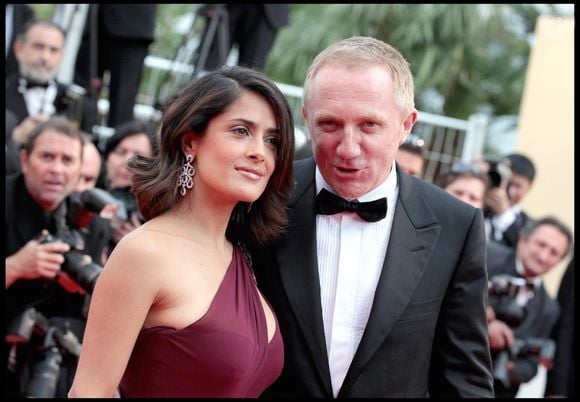 Ce père autodictate va alors avoir une seule obsession, que ses enfants ne fassent pas comme lui, à savoir ne pas suivre d'études. 

François Henri-Pinault et son épouse Salma Hayek à Cannes en 2010 DOMINIQUE JACOVIDES / BESTIMAGE