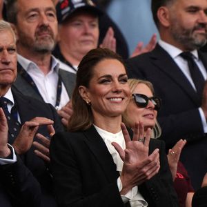 La Princesse de Galles (au centre) dans les tribunes lors du match de poule A de la Coupe du monde de rugby féminin 2025 à l'American Express Stadium, Brighton. Samedi 6 septembre 2025. © PA Photos/ABACA