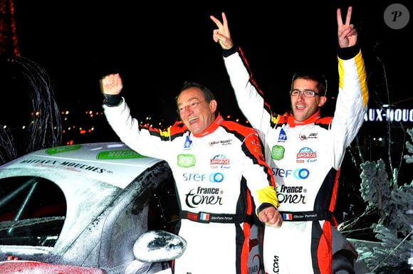 Presentation de la nouvelle voiture de Jean-Pierre et Olivier Pernaut pour le trophee Andros sur le pont de l'Alma a Paris le 4 Decembre 2012.