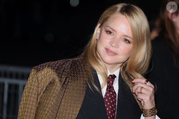 Virginie Efira - Photocall du "Le Grand Diner du Louvre" lors de la Fashion Week à Paris le 4 mars 2025.

© Denis Guignebourg / Bestimage